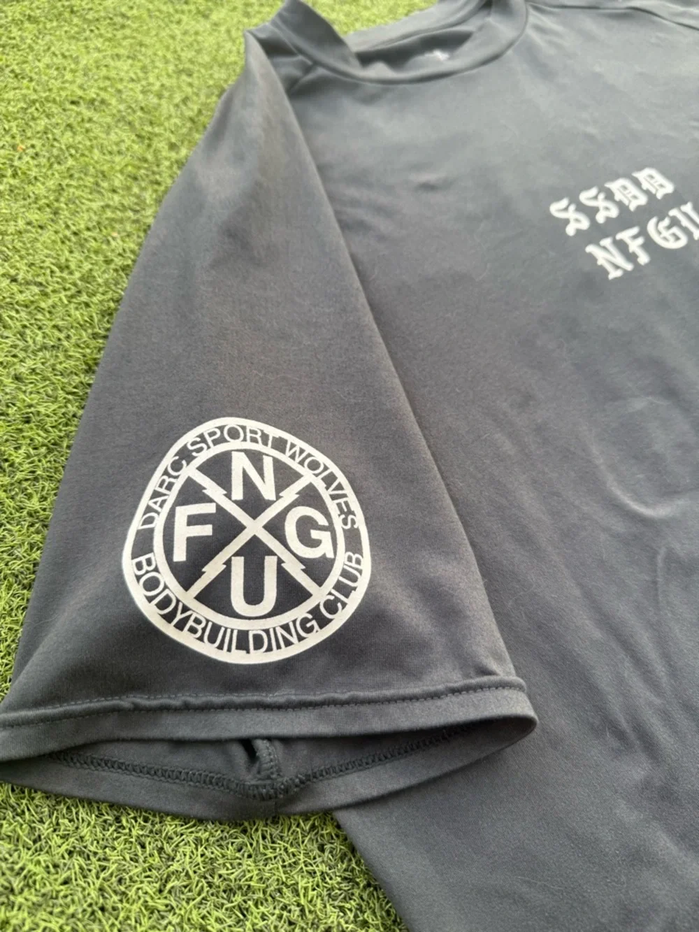 MODERN GRAPHIC SPORTSWEAR ATHLETIC DARC SPORT GREY DRY WOLF GYM ELASTIC TEE - Picture 3 of 10